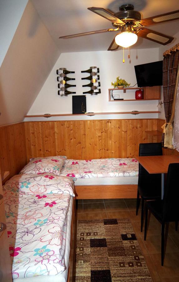 Ferienwohnung Sklep u Veselých Mutěnice Exterior foto