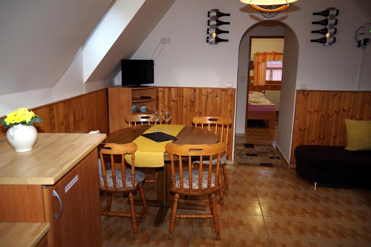 Ferienwohnung Sklep u Veselých Mutěnice Exterior foto